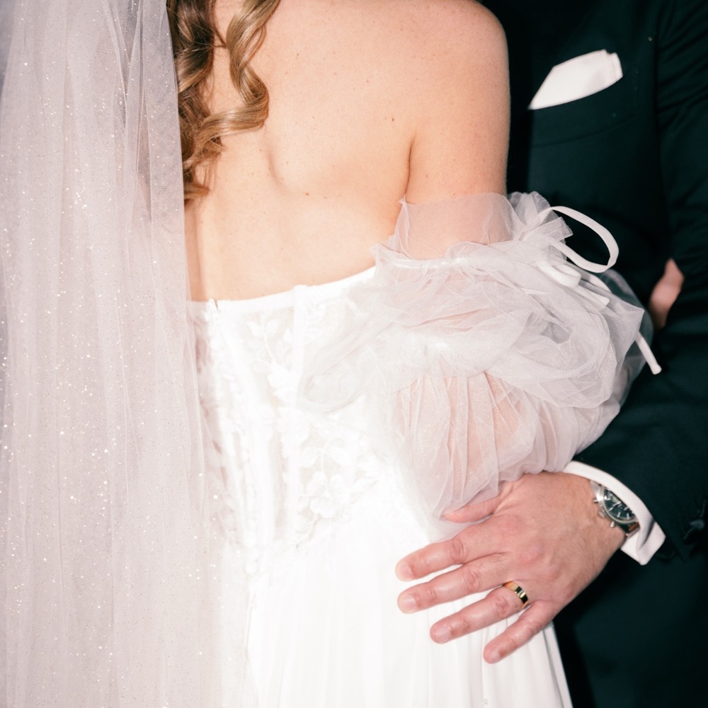 White Detachable Tulle Bridal Sleeves - Stella York - Picture 4 of 7